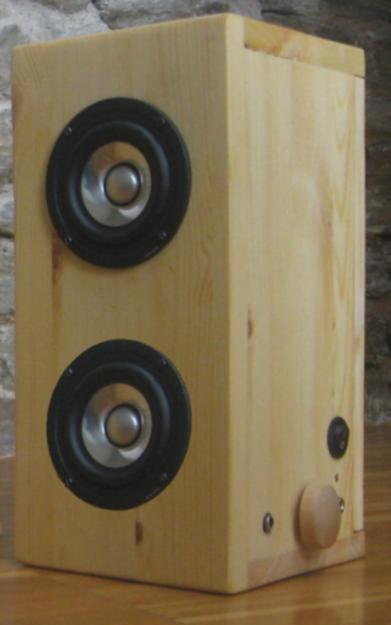 Altavoz de madera, recargable