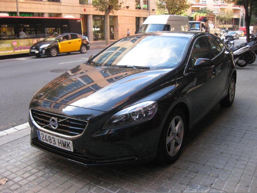 Coche volvo ocasión volvo v40 d2 momentum  19.900 € -auto saenz volvo barcelona