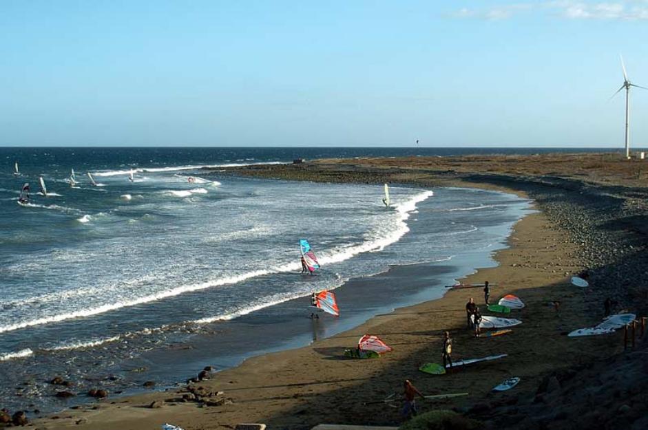 Se vende piso en Pozo Izquierdo cerca de la playa a estrenar