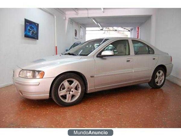 Volvo S60 2.4 D5 Momentum 163cv Aut. MO