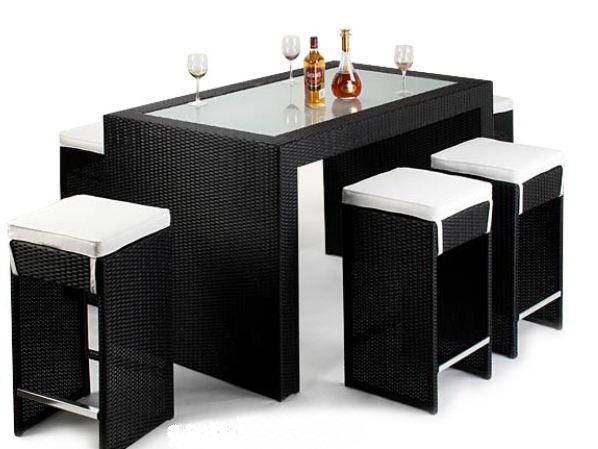 Mesa comedor y 6 taburetes en rattan negro