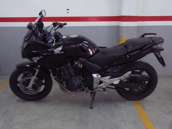 VENDO CBF 600 S NEGRA