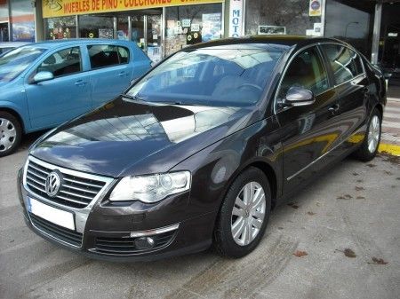 VOLKSWAGEN PASSAT TDI 140 HIGHLINE 6V - Madrid