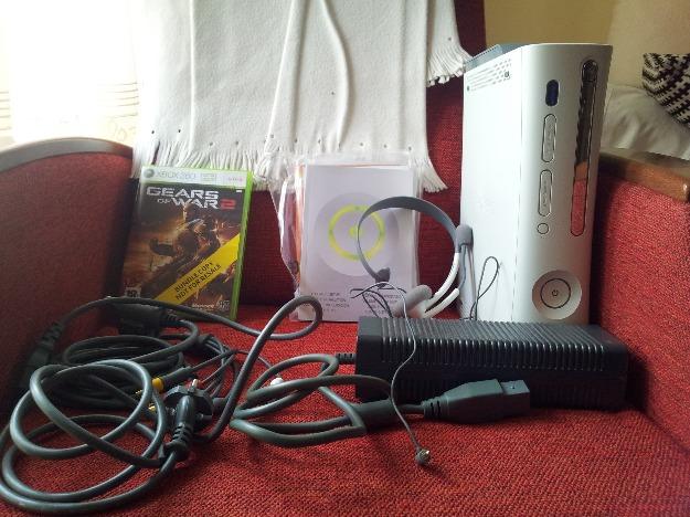 Xbox 360 + Gears of war II