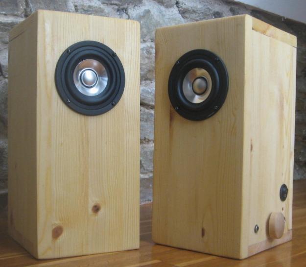 Altavoces de madera maciza, recargables