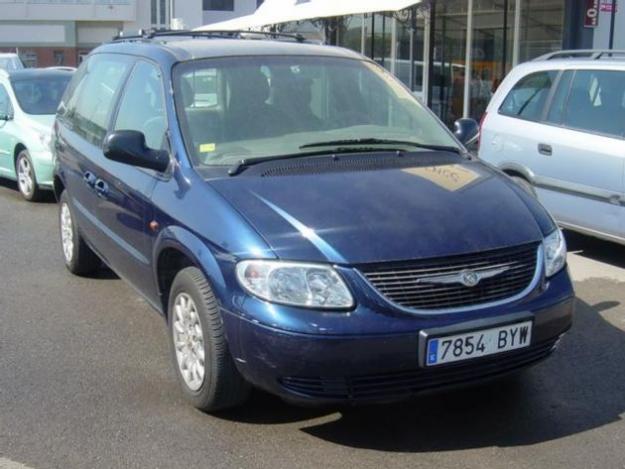 Chrysler VOYAGER LX CRD 2.5 140CV. 7 PLAZAS. 4P '02 en venta en Parets Del Vallès