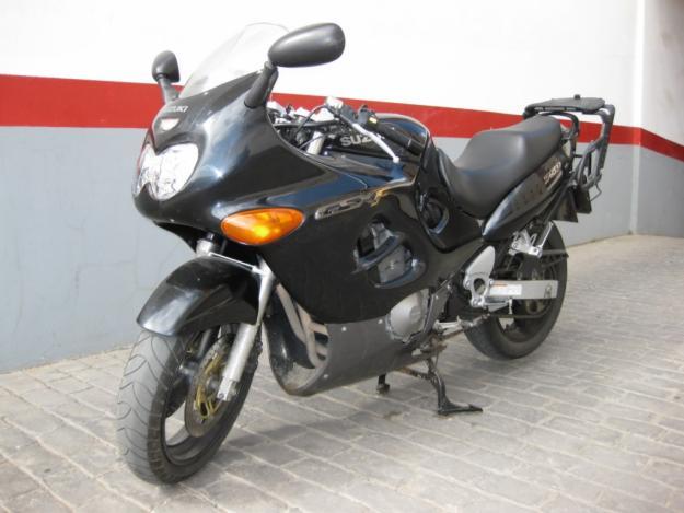 SUZUKI GSX 750 F