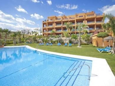 Apartamento con 2 dormitorios se vende en Estepona, Costa del Sol