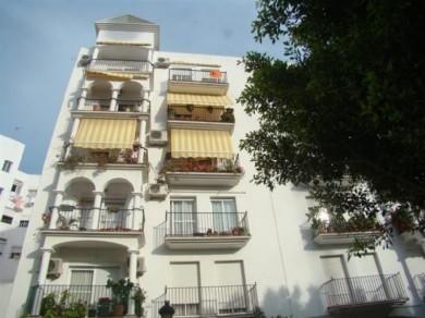 Apartamento con 4 dormitorios se vende en Estepona, Costa del Sol