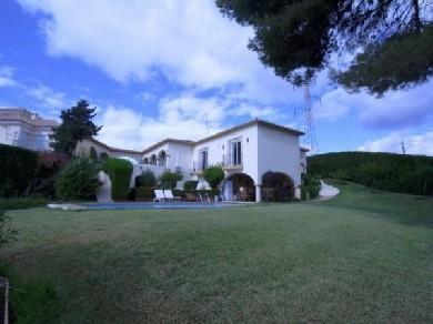 Chalet con 3 dormitorios se vende en Estepona, Costa del Sol