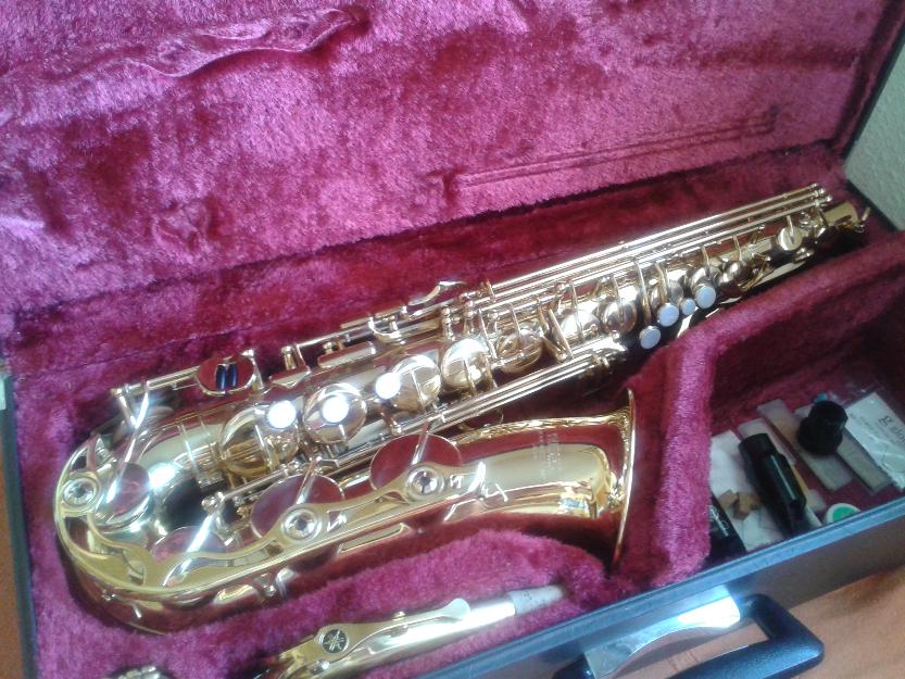 Saxo alto con un mes de uso