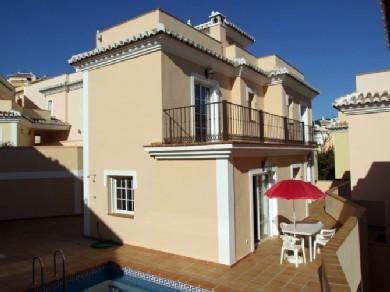 Chalet con 3 dormitorios se vende en Nerja, Costa del Sol, Axarquia