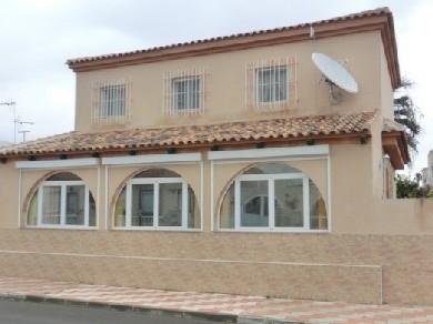 Chalet con 5 dormitorios se vende en Los Alcazares, Costa Calida