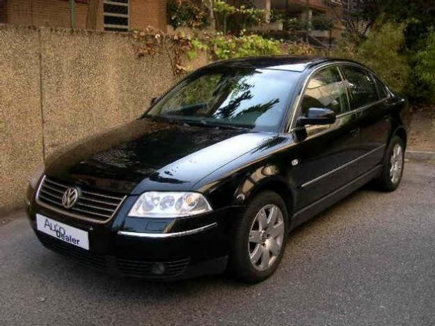 Comprar coche Volkswagen PASSAT 2.5 TDI TIPTRONIC '03 en Las Rozas