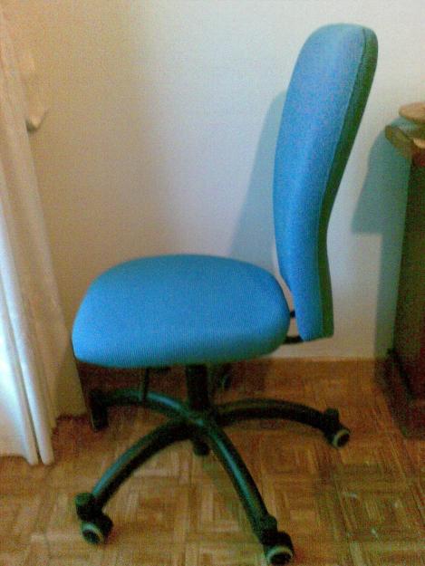 Silla de escritorio con ruedas