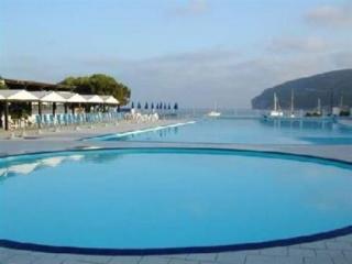 Apartamento : 4/5 personas - piscina - vistas a mar - alghero  sassari (provincia de)  cerdena  italia