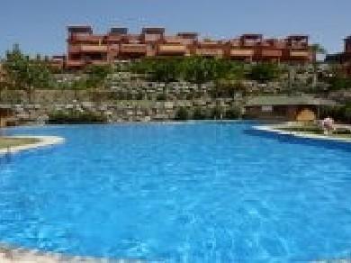 Apartamento con 2 dormitorios se vende en Marbella, Costa del Sol