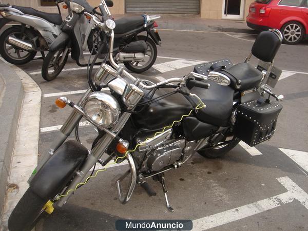 SE VENDE MOTO HYOSUNG AQUILA 2,5 SEMINUEVA