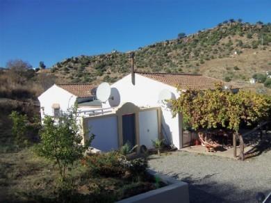 Chalet con 1 dormitorio se vende en Alora