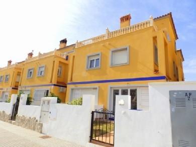 Chalet pareado con 3 dormitorios se vende en La Zenia, Costa Blanca