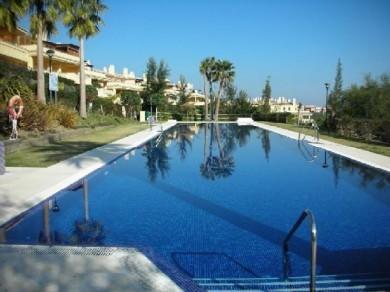 Apartamento con 3 dormitorios se vende en Marbella, Costa del Sol