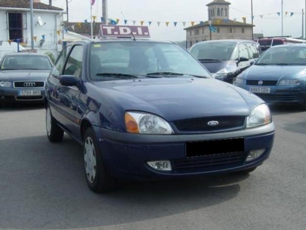 Comprar coche Ford FIESTA 1.8D. 75CV. '02 en Parets Del Vallès