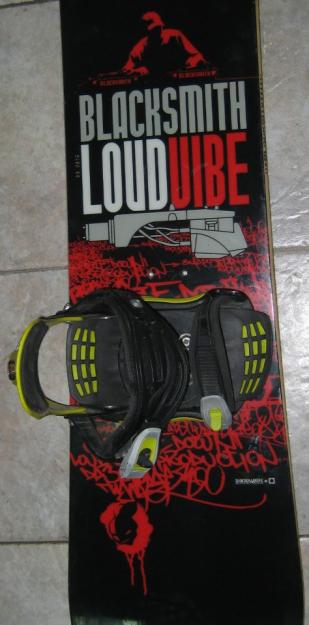 Tabla de snowboard blacksmith loudvibe. perfecto estado.