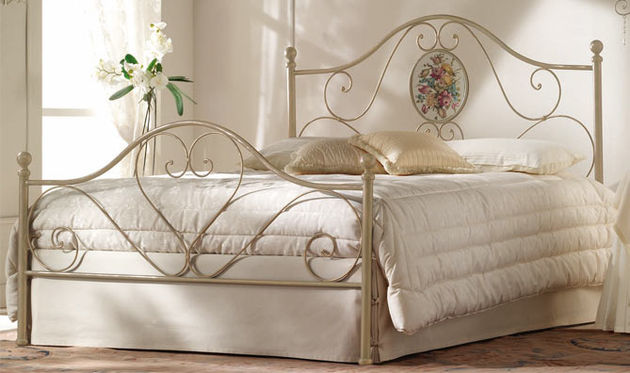 Target Point cama Gardenia con estribo e contenedor