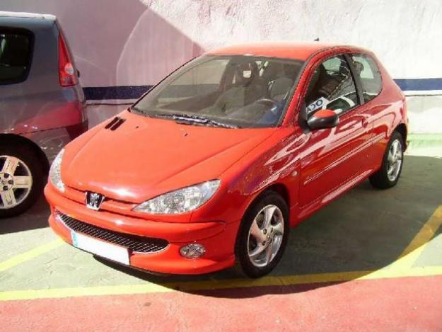 Venta de coche Peugeot 206 2.0 HDI 90 XS '04 en Madrid