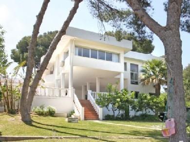 Chalet con 4 dormitorios se vende en Torremolinos, Costa del Sol