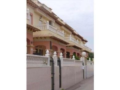 Chalet con 2 dormitorios se vende en Torrevieja, Costa Blanca