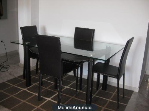 Mesa comedor con 4 sillas