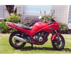 YAMAHA XJ 600