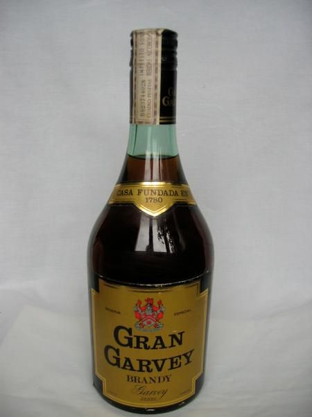 BRANDY GRAN GARVEY. SELLO 4 PESETAS.