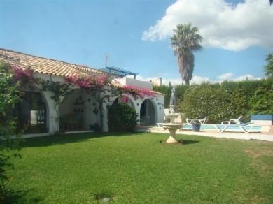 Chalet con 3 dormitorios se vende en Estepona, Costa del Sol