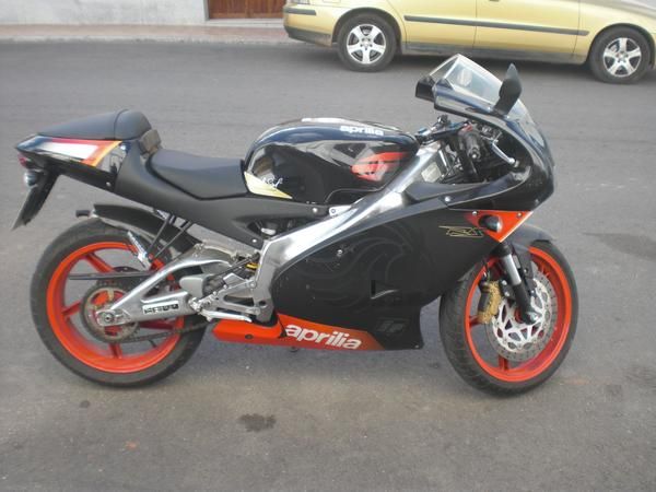 vendo aprilia RS seminueva