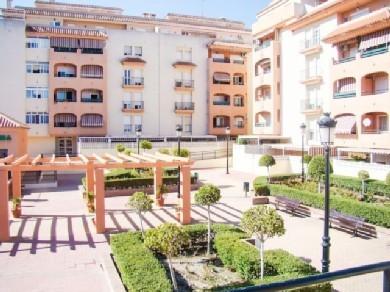 Apartamento con 3 dormitorios se vende en Estepona, Costa del Sol