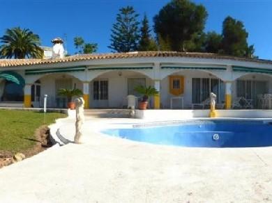 Chalet con 5 dormitorios se vende en Mijas Costa, Costa del Sol