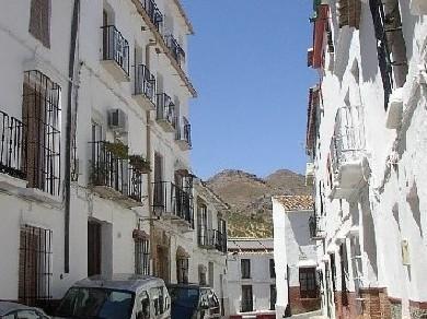 Apartamento con 3 dormitorios se vende en Alora