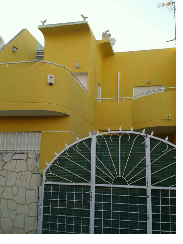 Se alquila bonita casa adosada en torrevieja 380€