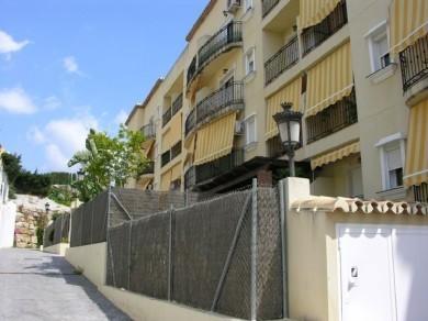 Apartamento con 3 dormitorios se vende en Estepona, Costa del Sol