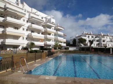 Apartamento con 2 dormitorios se vende en Marbella, Costa del Sol