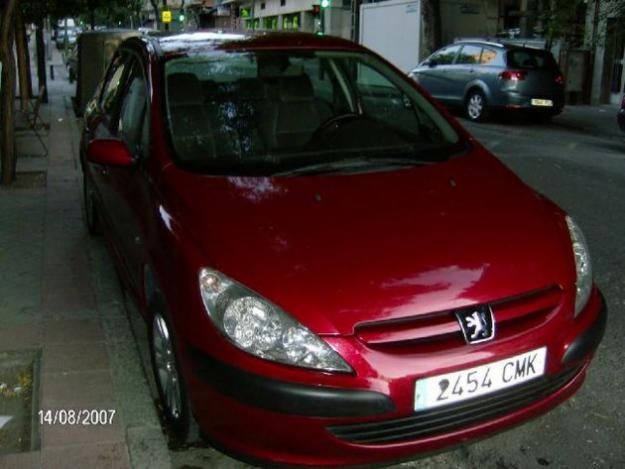 Venta de coche Peugeot 307 2.0 HDI XT 5-P 110CV '03 en Madrid