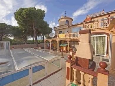 Chalet con 6 dormitorios se vende en Marbella, Costa del Sol