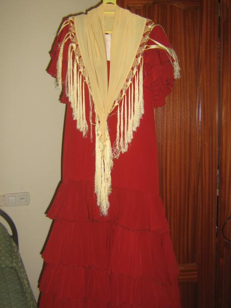 Vendo 9 trajes de flamenca / gitana