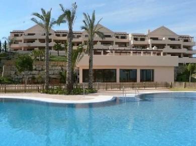 Apartamento con 2 dormitorios se vende en Benahavis, Costa del Sol