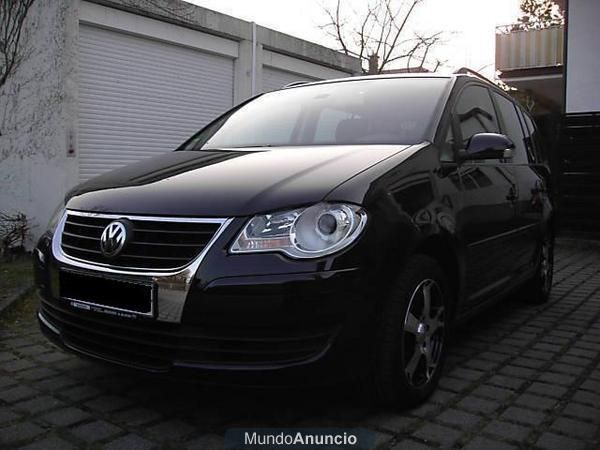 VW Touran 2.0 TDI DSG Trendline DPF PDC