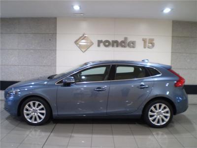 Volvo v40 d3 momentum