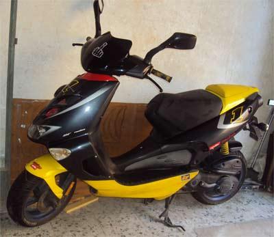 600€ - Aprilia SR racing H2o 50cc - año2000 - 7000km - seminueva