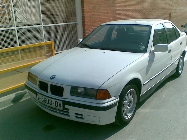 BMW 316i - E36